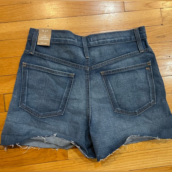 The “Perfect Jean Short” Madewell, size 27 - Picture 2 of 2